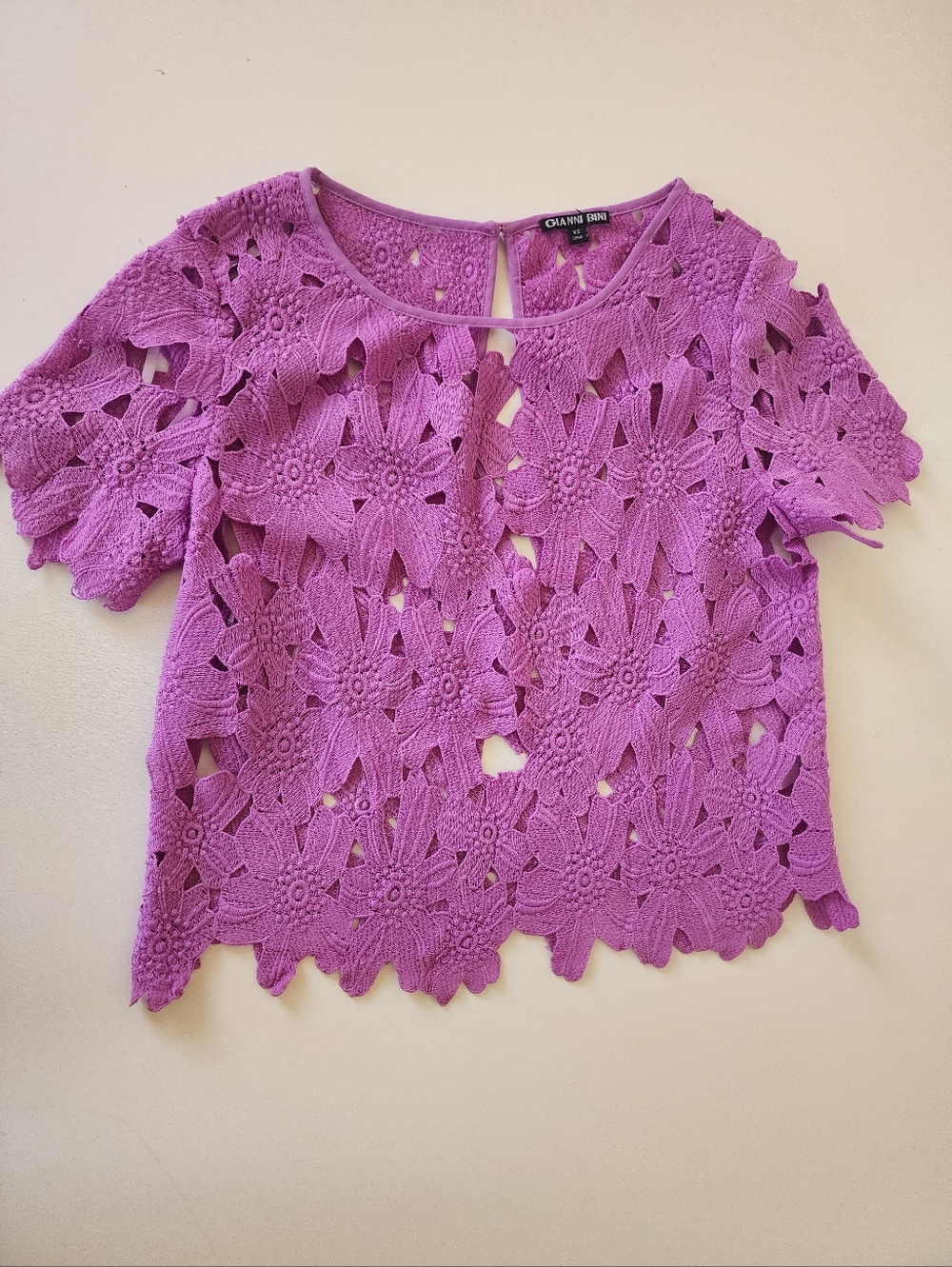 GIANNI BINI Charming Floral Eyelet Short-Sleeve Lavender Top